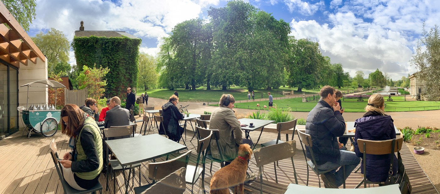 Café Gaya Italia di Hyde Park yang Bikin Betah Ngopi